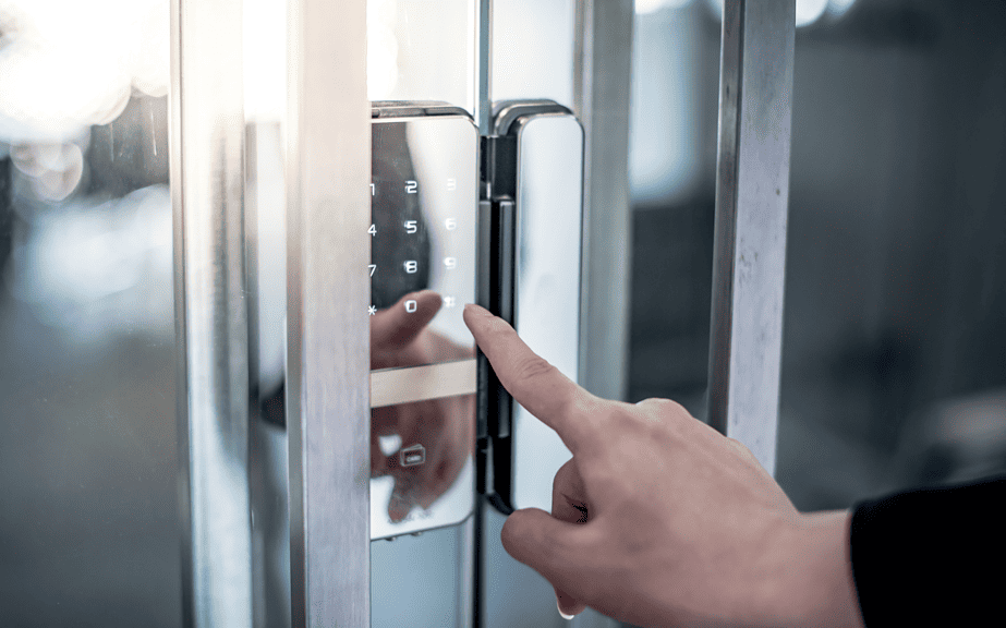 Teclado de senha e PIN para autenticação em sistema de controle de acesso