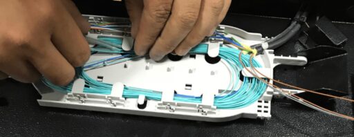 Fibra Óptica em Projetos de Rede: backbone, infraestrutura e telecom
